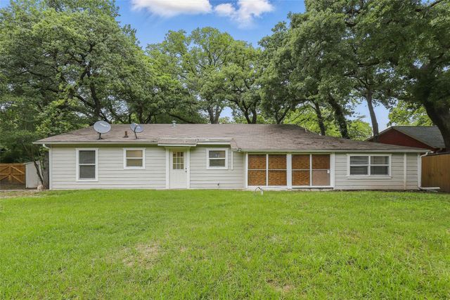 9337 Heron Drive, Fort Worth, TX 76108