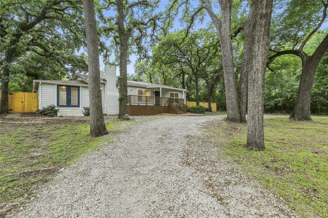 9337 Heron Drive, Fort Worth, TX 76108