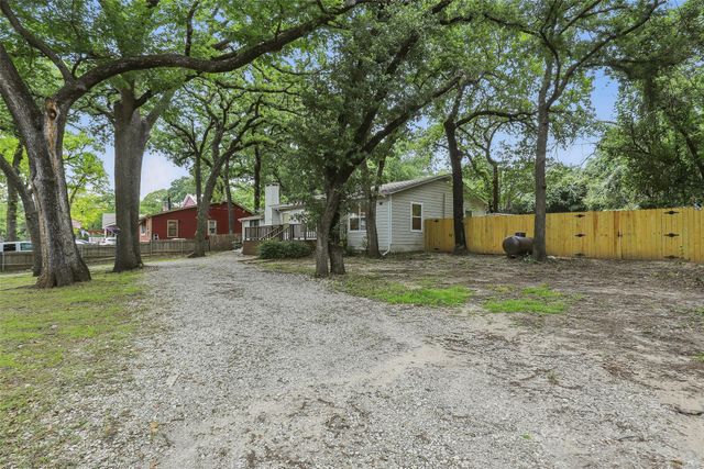 9337 Heron Drive, Fort Worth, TX 76108