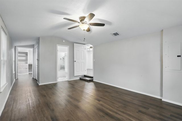 9337 Heron Drive, Fort Worth, TX 76108