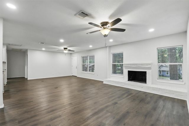 9337 Heron Drive, Fort Worth, TX 76108