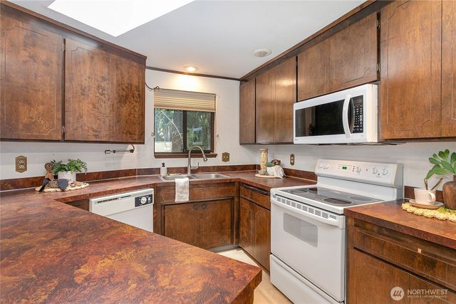 13 N Summit Drive, Bellingham, WA 98229