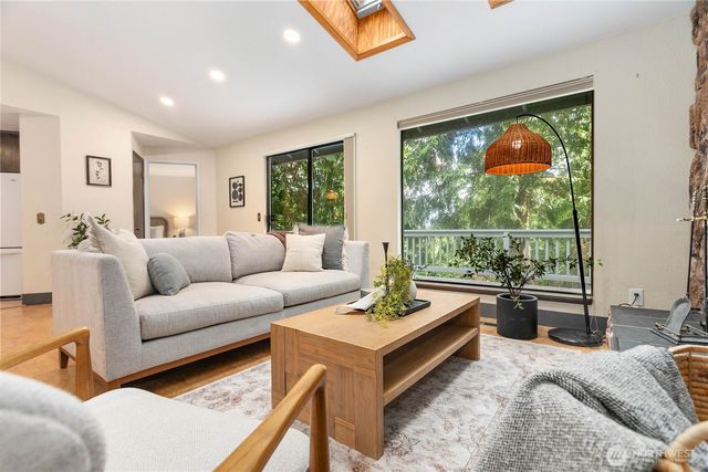 13 N Summit Drive, Bellingham, WA 98229