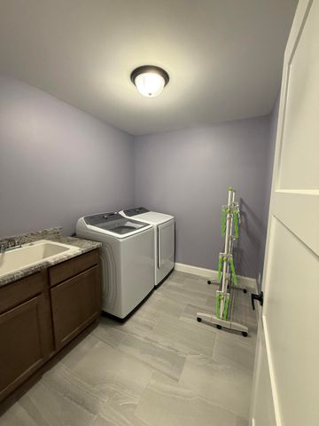 29371 Bayside Circle N, Chesterfield Twp, MI 48047