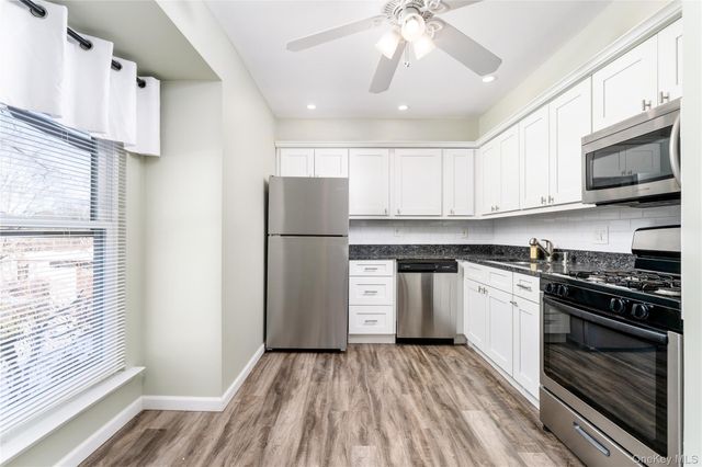 2 Dogwood 2, Selden, NY 11784