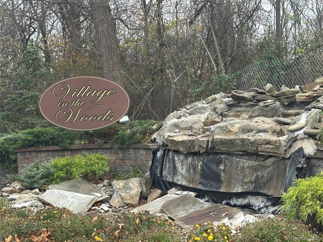 2 Dogwood 2, Selden, NY 11784