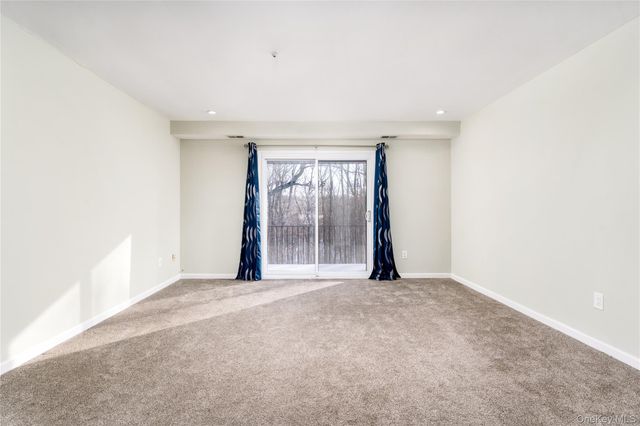 2 Dogwood 2, Selden, NY 11784