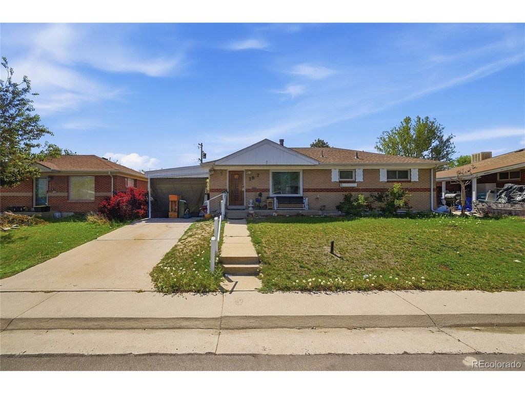 7887 Quivas Way, Denver, CO 80221