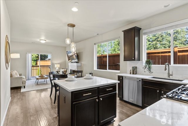 14225 56th Place W, Edmonds, WA 98026