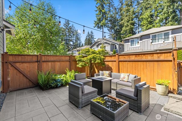 14225 56th Place W, Edmonds, WA 98026