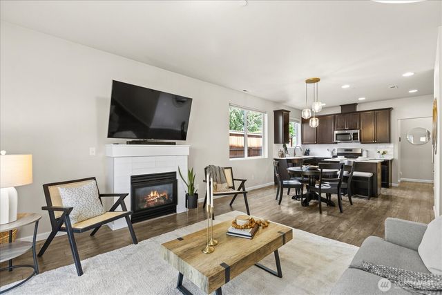14225 56th Place W, Edmonds, WA 98026