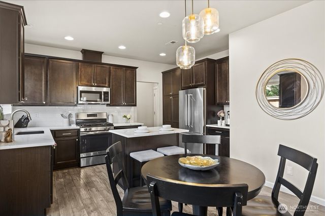 14225 56th Place W, Edmonds, WA 98026
