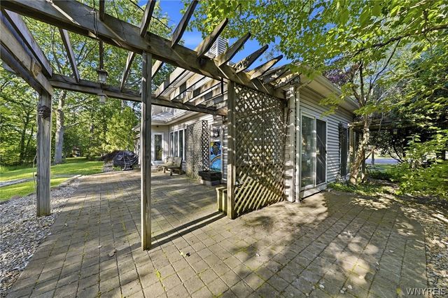 6970 Lockwood Court, Lockport Town, NY 14094