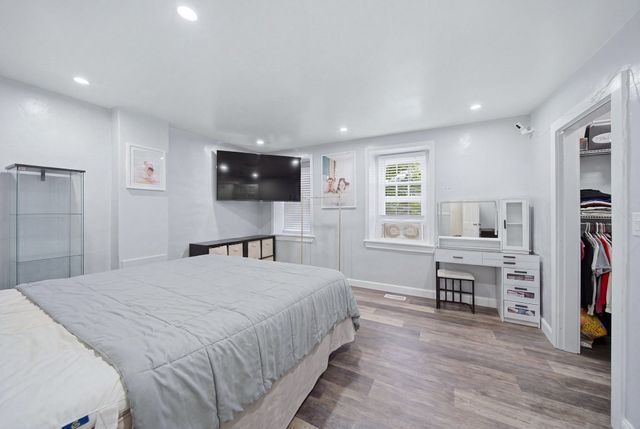 74 Leonard St, Boston, MA 02122