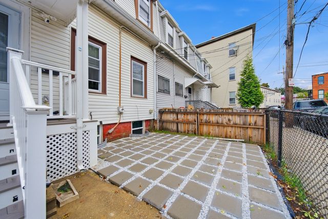 74 Leonard St, Boston, MA 02122