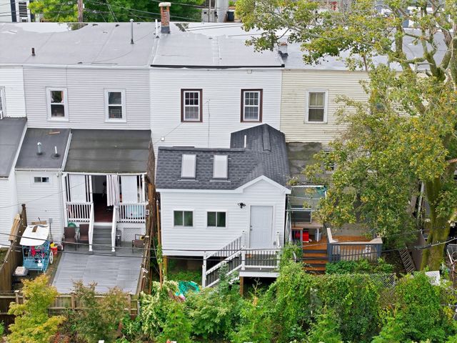 74 Leonard St, Boston, MA 02122