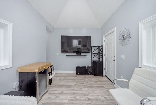 74 Leonard St, Boston, MA 02122
