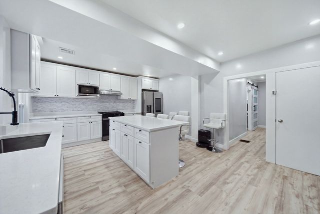 74 Leonard St, Boston, MA 02122