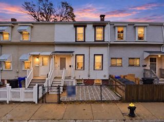 74 Leonard St, Boston, MA 02122