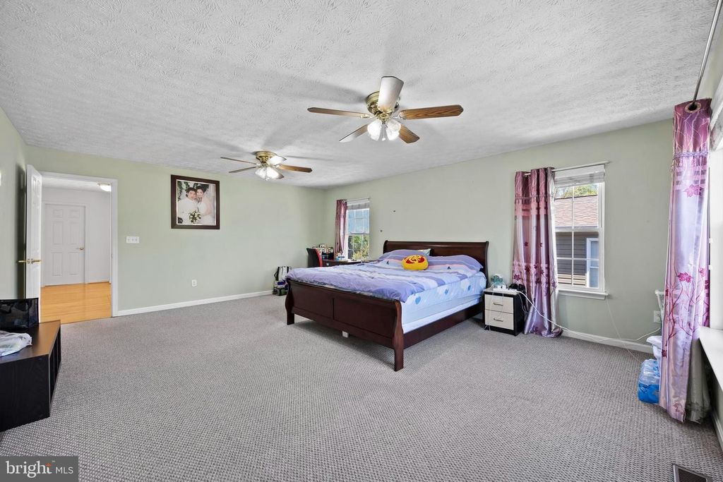 Image 22 of property listing at 380 SOUTH DR, Severna Park, MD 21146