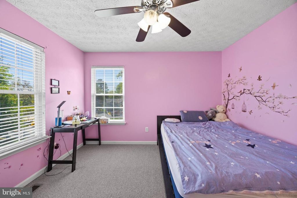Image 32 of property listing at 380 SOUTH DR, Severna Park, MD 21146