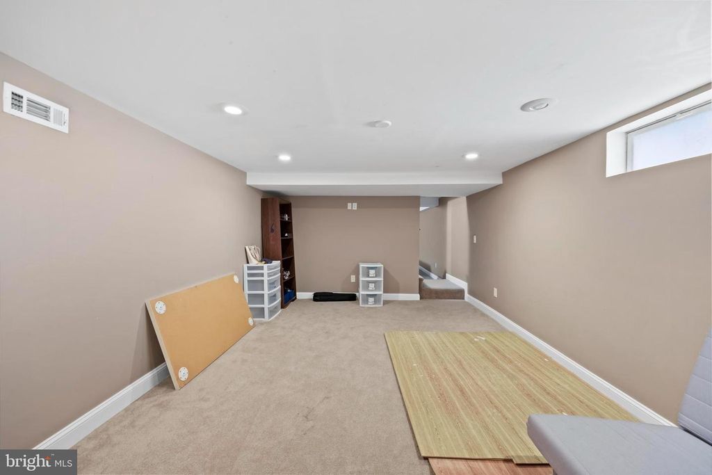 Image 39 of property listing at 380 SOUTH DR, Severna Park, MD 21146