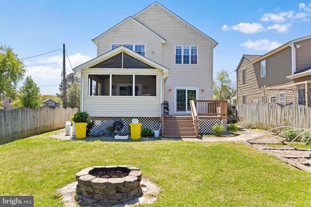 Image 47 of property listing at 380 SOUTH DR, Severna Park, MD 21146