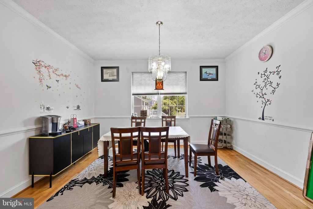 Image 6 of property listing at 380 SOUTH DR, Severna Park, MD 21146