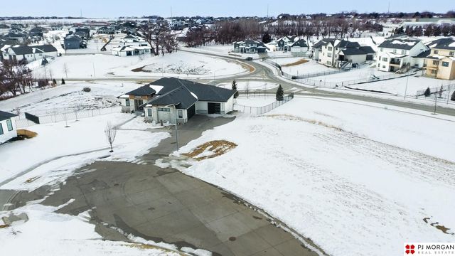 21062 Valley Circle, Elkhorn, NE 68022