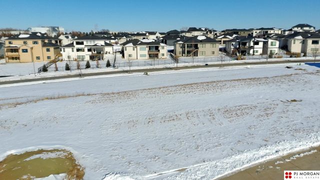 21062 Valley Circle, Elkhorn, NE 68022