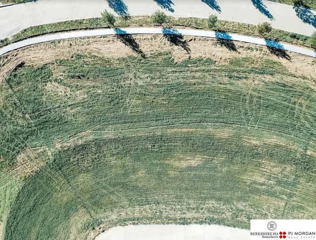 21062 Valley Circle, Elkhorn, NE 68022