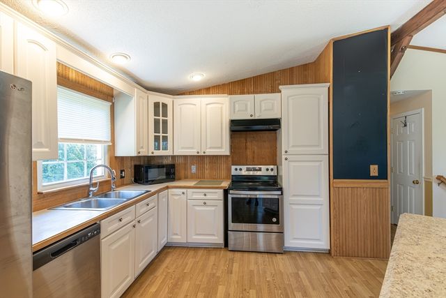 1 Raymond Street, Dudley, MA 01571
