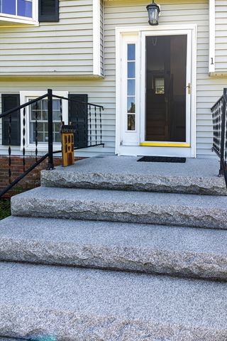 1 Raymond Street, Dudley, MA 01571