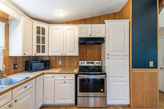 1 Raymond Street, Dudley, MA 01571