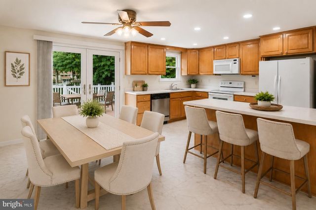 8805 GOLDEN TREE LN, Baltimore, MD 21221