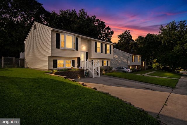 8805 GOLDEN TREE LN, Baltimore, MD 21221