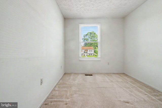 8805 GOLDEN TREE LN, Baltimore, MD 21221