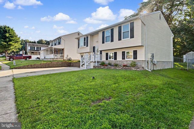 8805 GOLDEN TREE LN, Baltimore, MD 21221