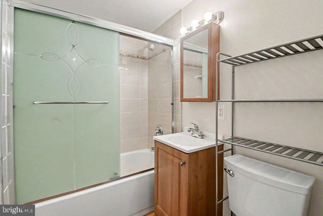 8805 GOLDEN TREE LN, Baltimore, MD 21221