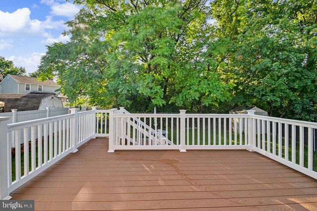 8805 GOLDEN TREE LN, Baltimore, MD 21221