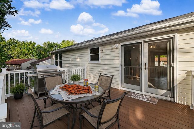 8805 GOLDEN TREE LN, Baltimore, MD 21221
