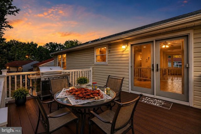 8805 GOLDEN TREE LN, Baltimore, MD 21221