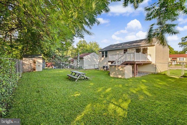 8805 GOLDEN TREE LN, Baltimore, MD 21221