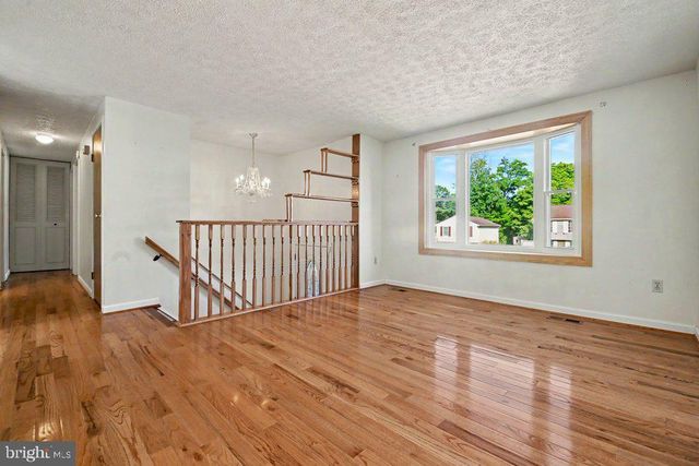 8805 GOLDEN TREE LN, Baltimore, MD 21221