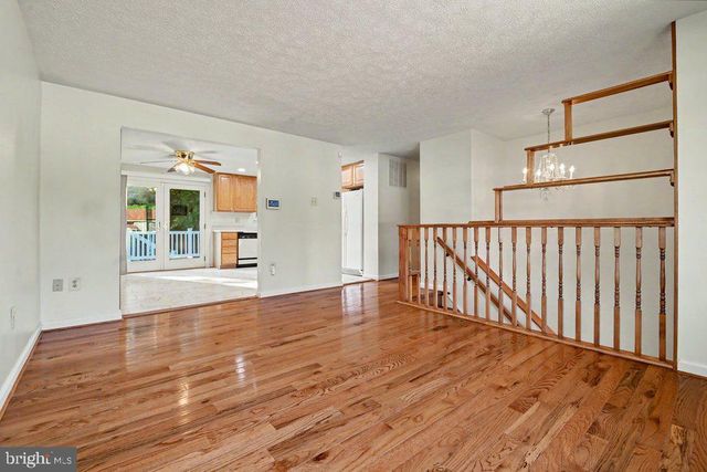 8805 GOLDEN TREE LN, Baltimore, MD 21221