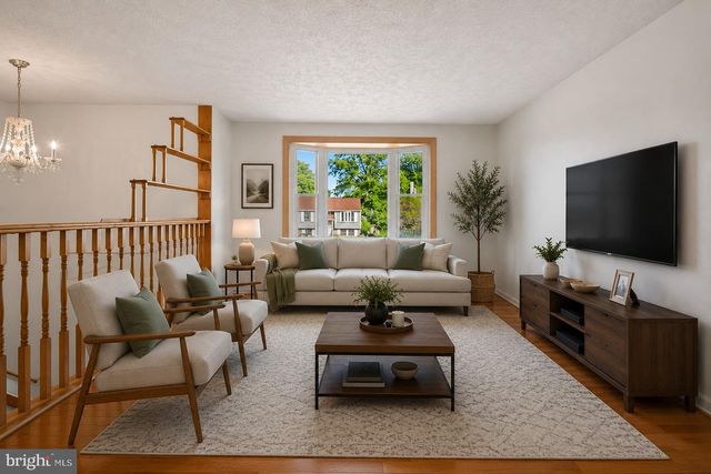 8805 GOLDEN TREE LN, Baltimore, MD 21221