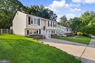 8805 GOLDEN TREE LN, Baltimore, MD 21221
