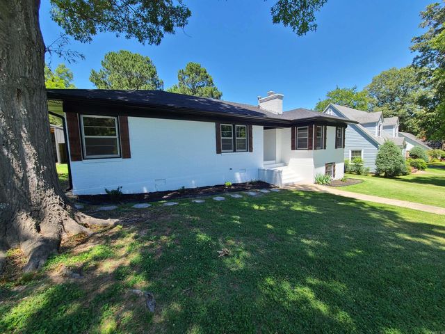 889 W main Street, Piggott, AR 72454