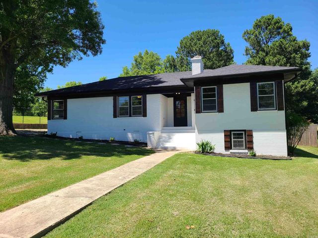 889 W main Street, Piggott, AR 72454