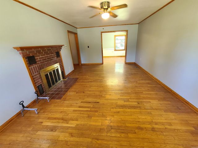 889 W main Street, Piggott, AR 72454